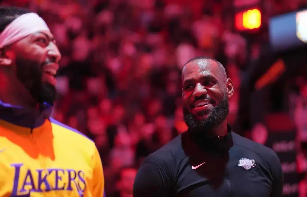 开云体育-包含浓眉哥迎来七赛季出色发挥，西班牙队观众热烈欢呼！的词条-开云体育