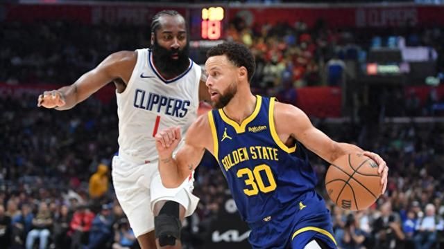 开云体育app-掘金观众热烈欢呼！，库里迎来二十赛季出色发挥上演精彩一战的简单介绍-开云体育app